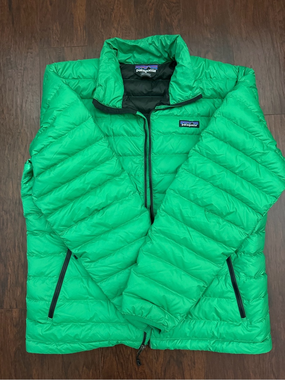 Patagonia Men’s Down Sweater Jacket- GREEN